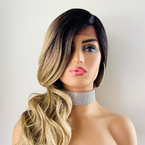 Gorgeous 22” Ombré Ash Blonde Mix Premium Synthetic Fiber Lace Front Wig - Picture 4 of 10